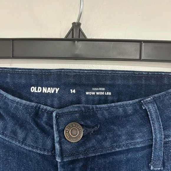 Old Navy Women’s Dark Blue Relaxed Jeans - Picture 2 of 4